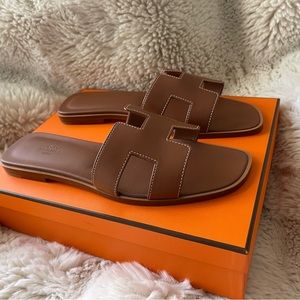 Hermes Orans New (Gold, EU 39.5)